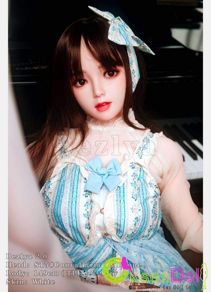 Normal-sized Boobs real doll Photos